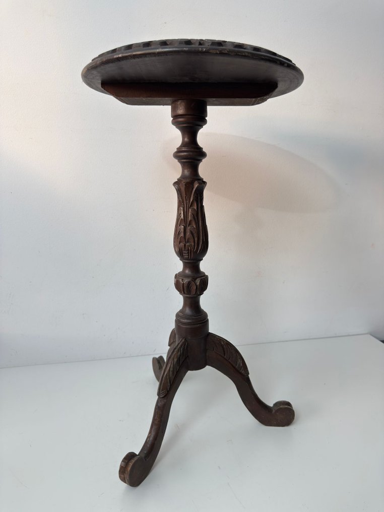 Plant table - Wood - Turned vase support #1.0