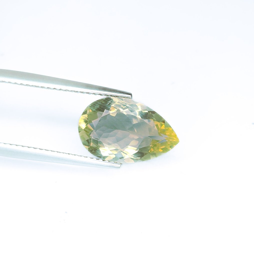 Bez ceny minimalnej
 Skapolit  - 3.86 ct - International Gemological Institute (IGI) #1.0