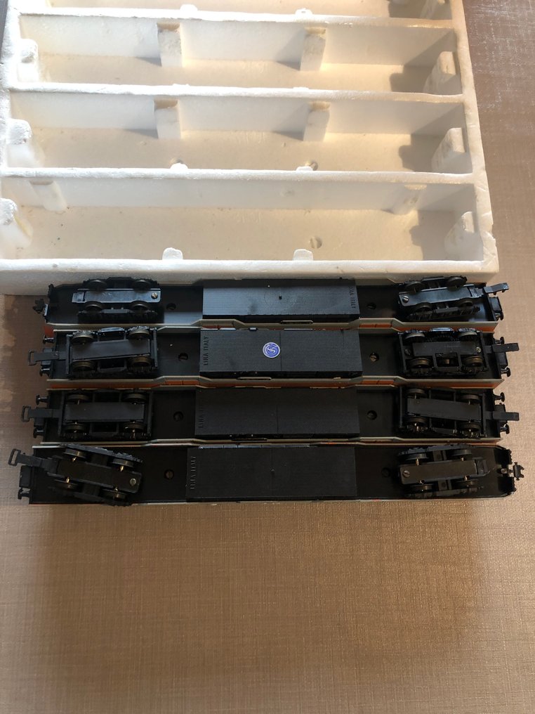 Lima H0 - 14 9747 G - Junayksikkö (1) - 4-osainen junasarja AM 800 - SNCB #2.1