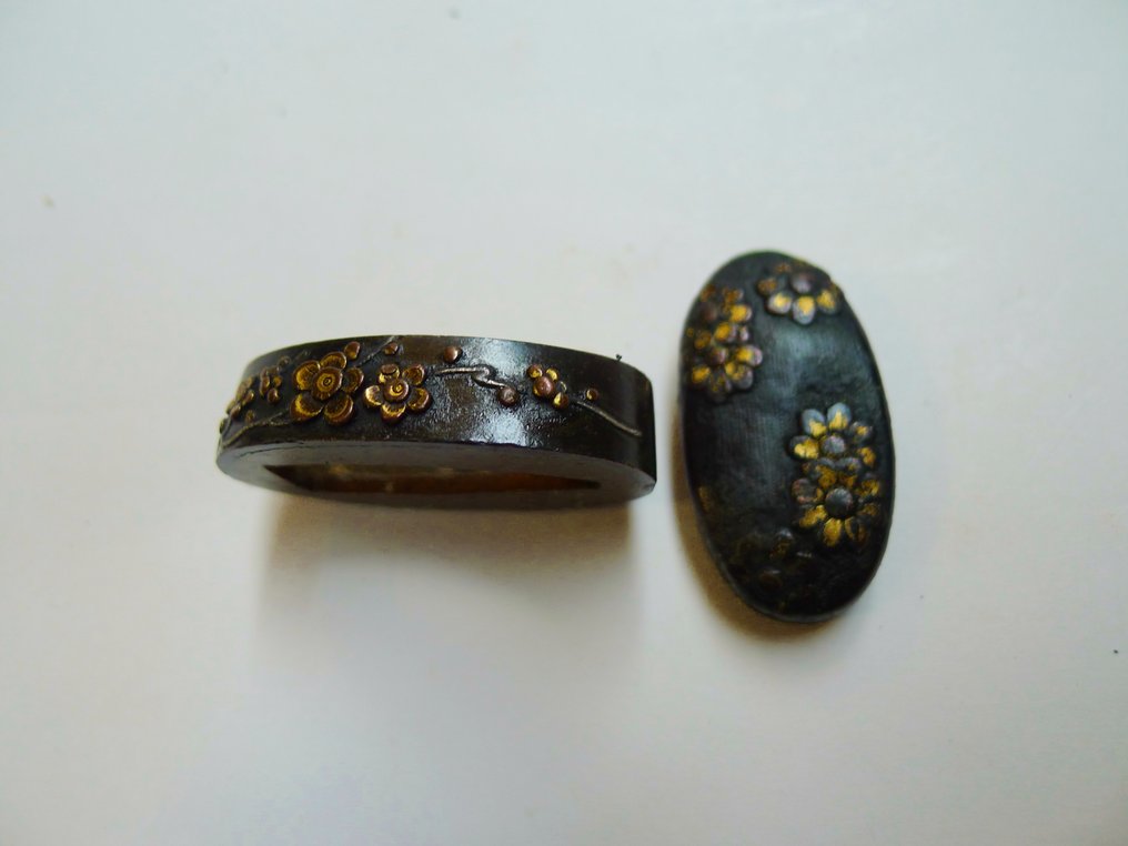 美丽的金镶嵌花卉图案的扶手和头饰套装 - 铜 - 日本 - Late Edo period #1.0