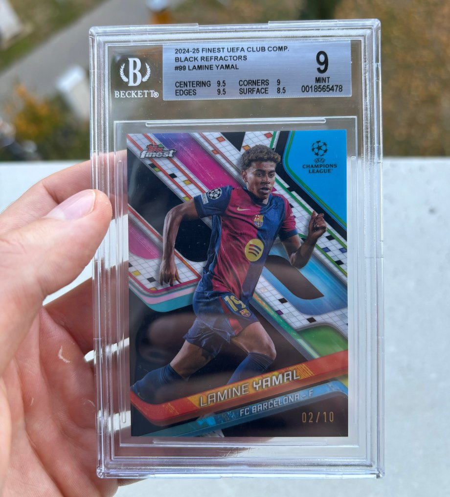 2024/25 Topps Finest UCC Lamine Yamal #99 Black Refractor 2/10 Parallel con numeración - Beckett 9 Graded card #2.1