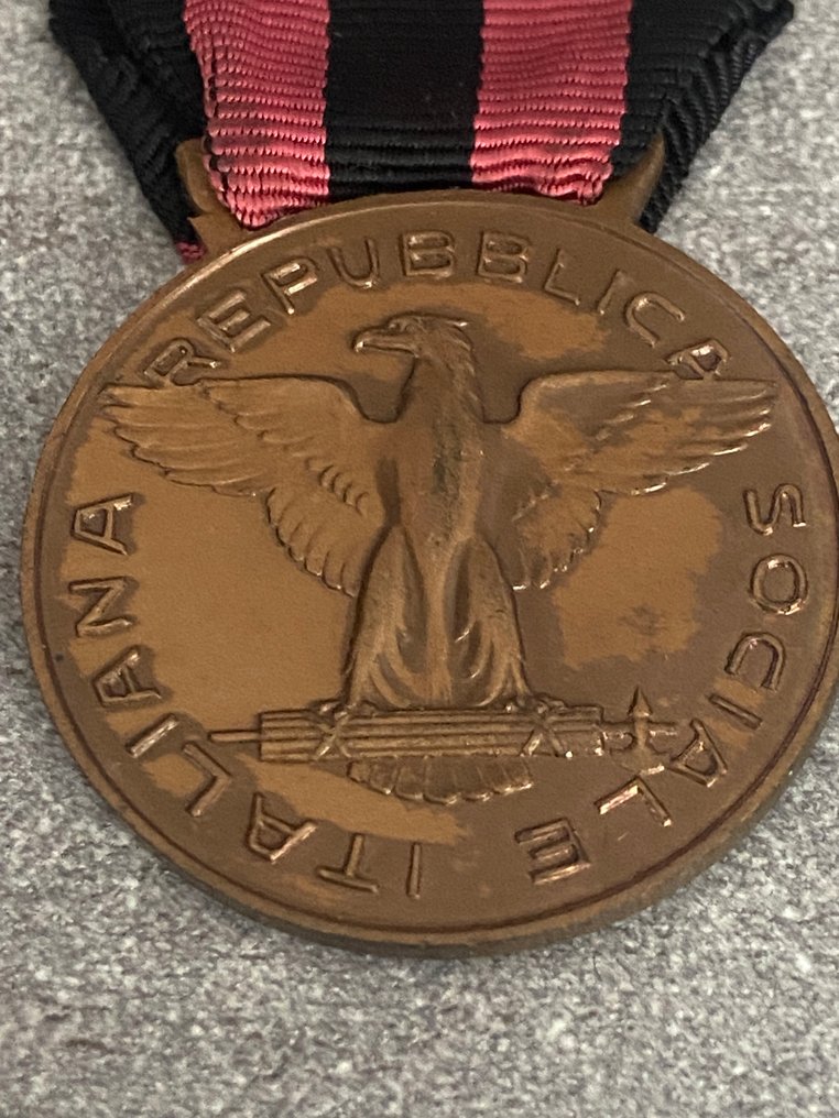 Italien - Militærmedalje - Venteniomedalje - Den Nationale Kamporganisation for R.S.I. - 1935 #4.3