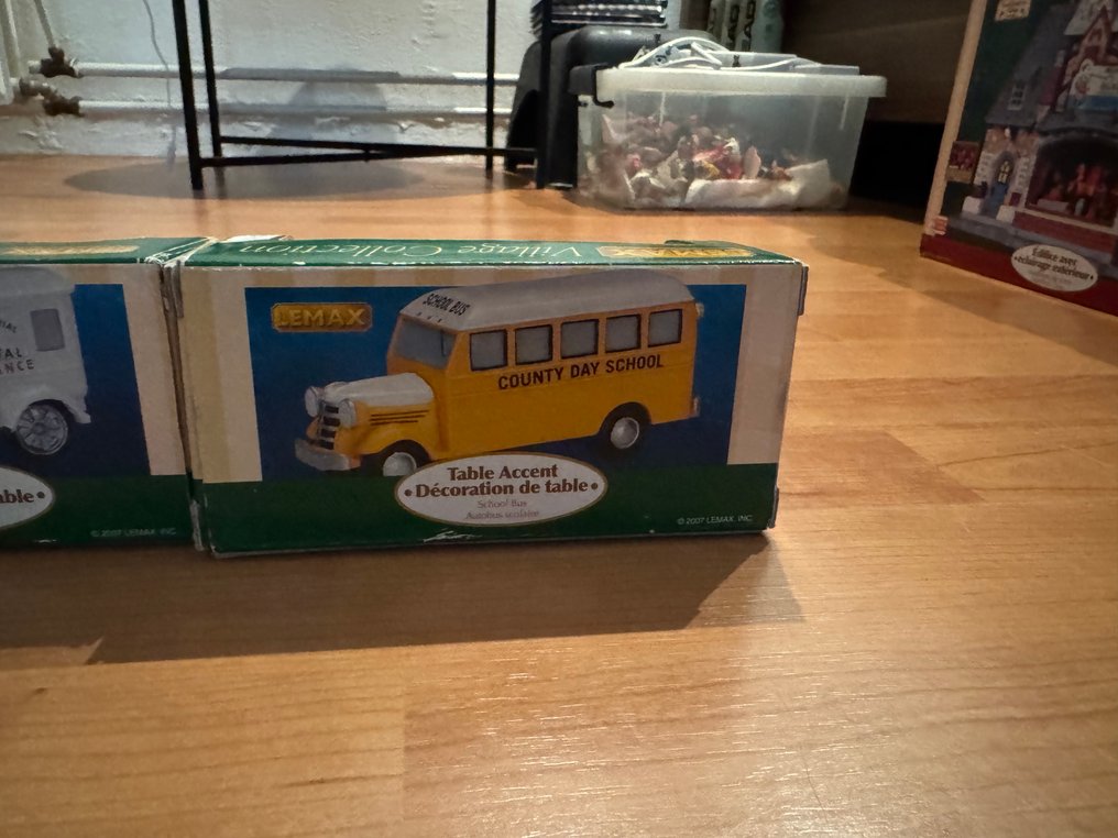 Lemax - Joulukoristeet Lemax (3) - Ambulanssi, hinausauto, koulubussi - Posliini #2.1