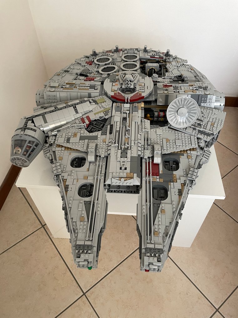 LEGO Set - 75192 - Star Wars - Millennium Falcon #1.0