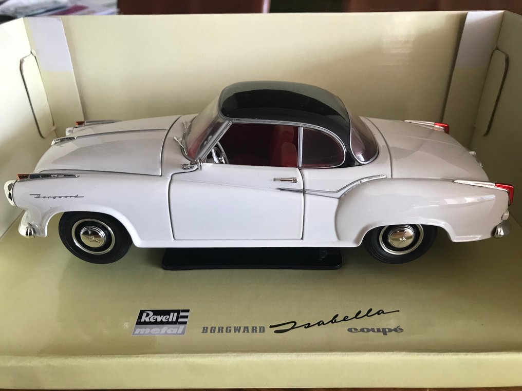 Revell 1:18 - Modelauto - Borgward Isabella coupé - 1957-1961 #1.0