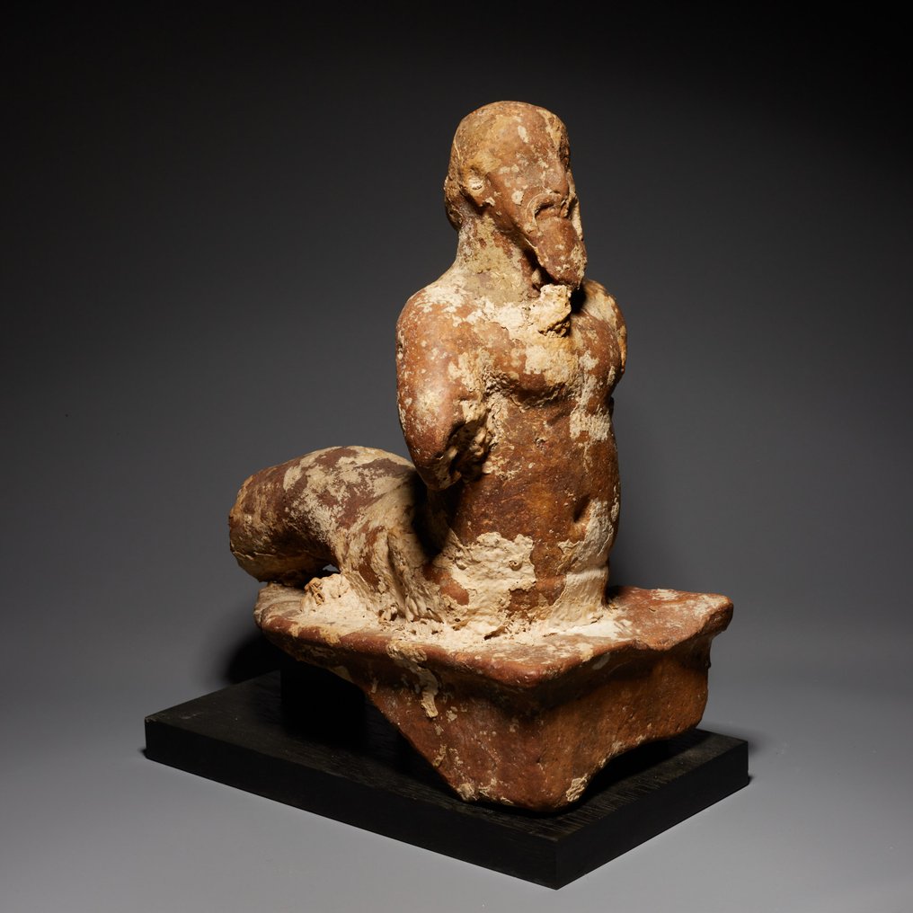 Φοινικικό Terracotta Εξ-Βότο ή Ειδώλιο που απεικονίζει έναν Τρίτωνα. 4ος-3ος αιώνας π.Χ. 32 εκ. ύψος. Παλαιά προέλευση. #1.0