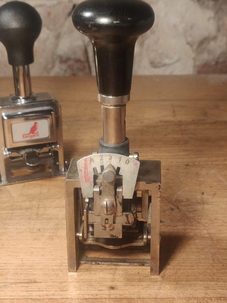 工作工具 (4)  - 第4号编号邮票 #2.1