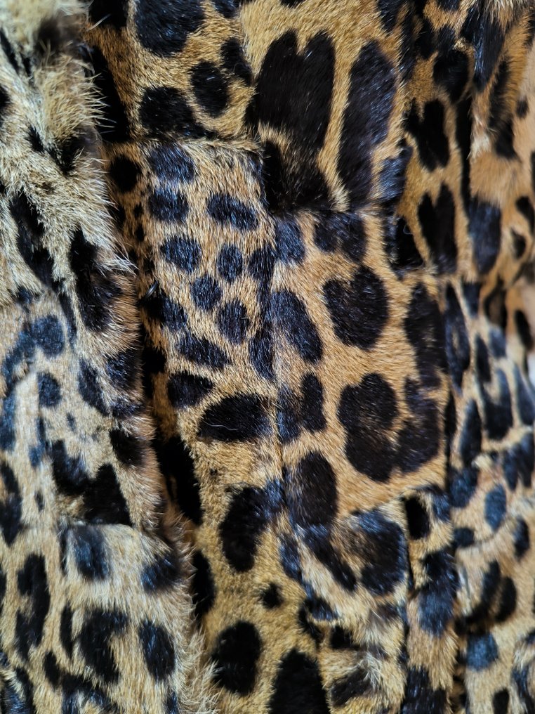 Artisan Furrier - Fur coat #4.3