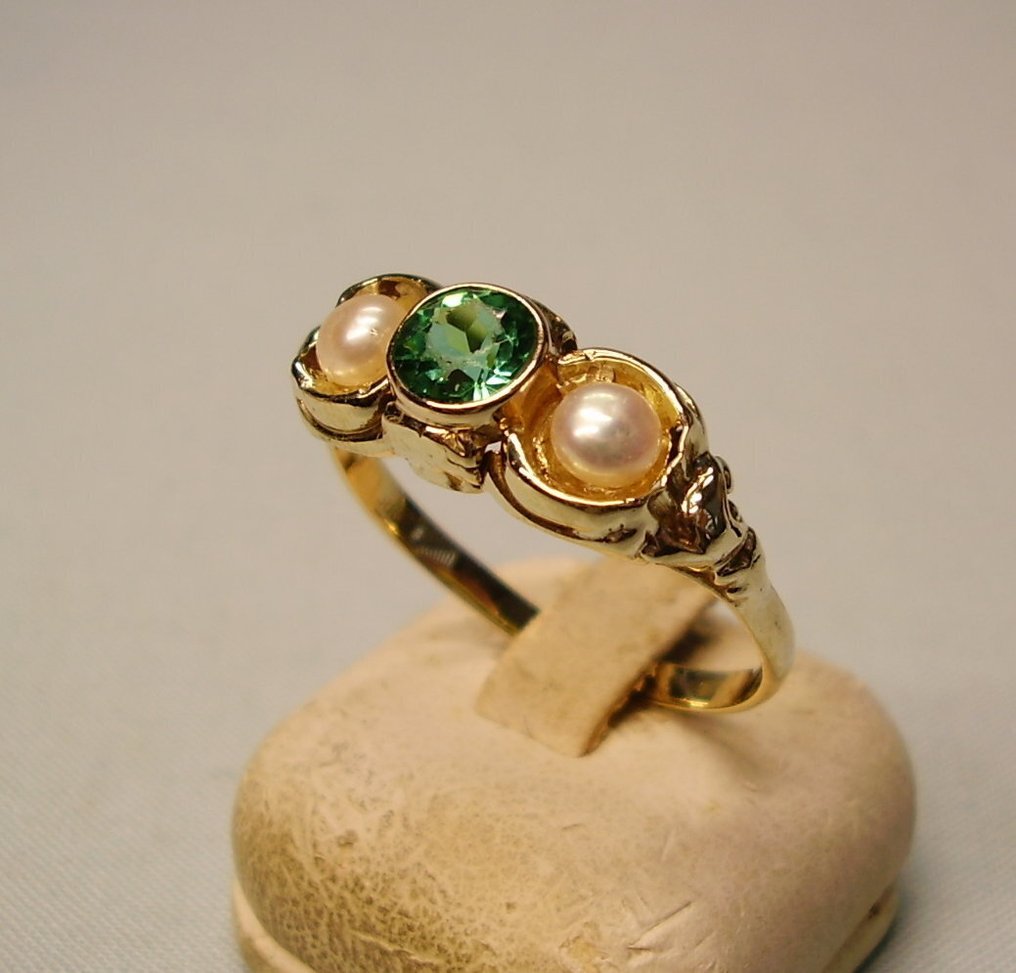 Ingen mindstepris - Ring - 14 karat Gulguld -  2.00ct. tw. Smaragd - Perle - Broring omkring 1920 #3.2