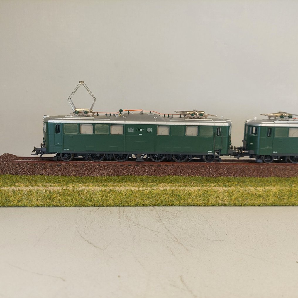 Roco H0轨 - 63530/63531 - 电力机车 (2) - 2节机车 Ae 4/6 编组 10811/10812 - SBB #2.1