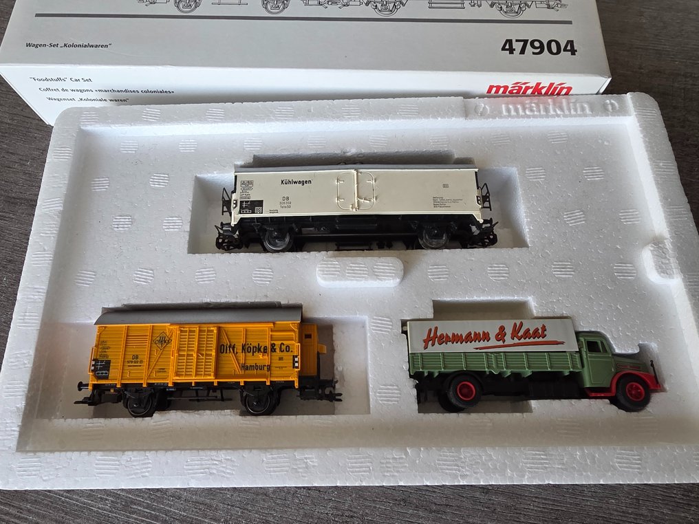 Märklin H0 - 47904 - Σετ τρένου μοντελισμού μεταφοράς εμπορευμάτων (1) - Σετ με 2 βαγόνια και φορτηγό - DB #1.0