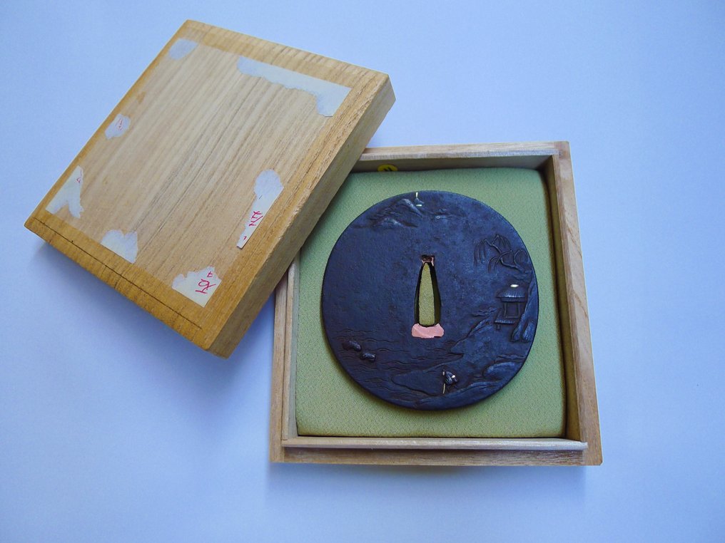 Mouton pagoda Sun Boat 自然风景图案大铁锢，附盒子 - 日本 - Mid Edo period #1.0