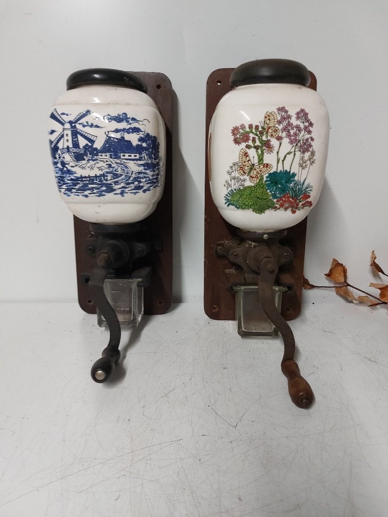 咖啡研磨机 (2) - 木, 金属, 陶瓷 - wandmodel #1.0