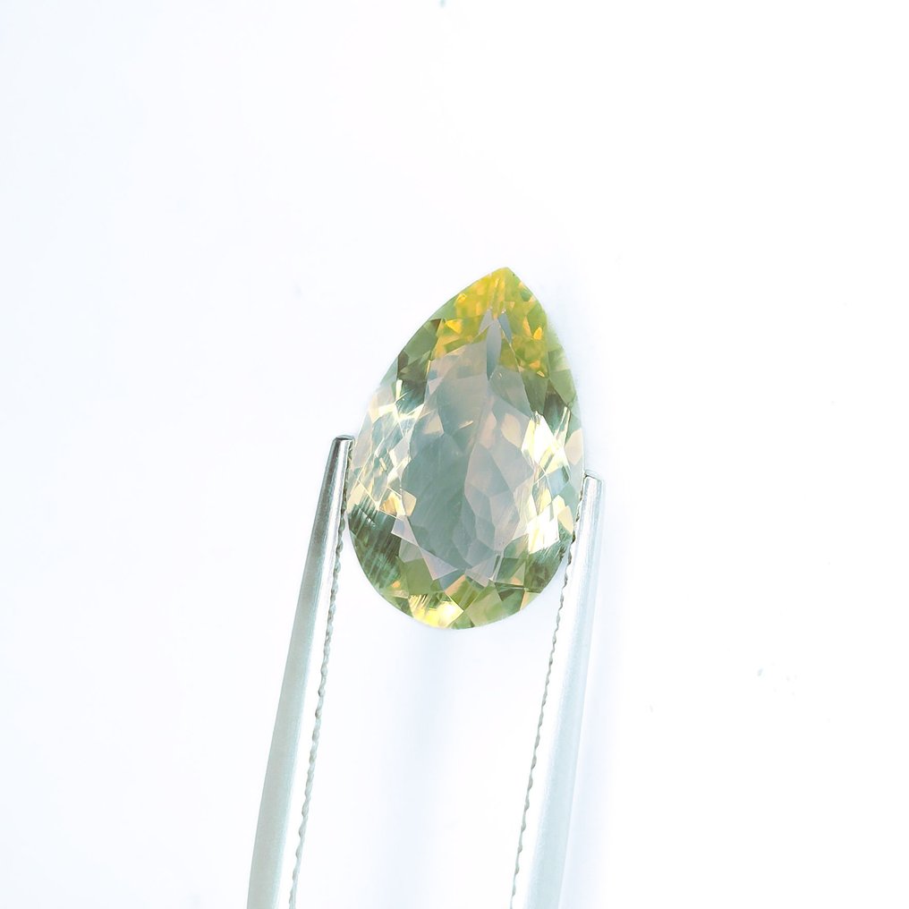 Bez ceny minimalnej
 Skapolit  - 3.86 ct - International Gemological Institute (IGI) #4.3