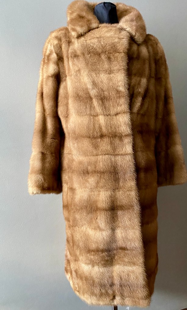 Artisan Furrier - Cappotto di pelliccia #4.3