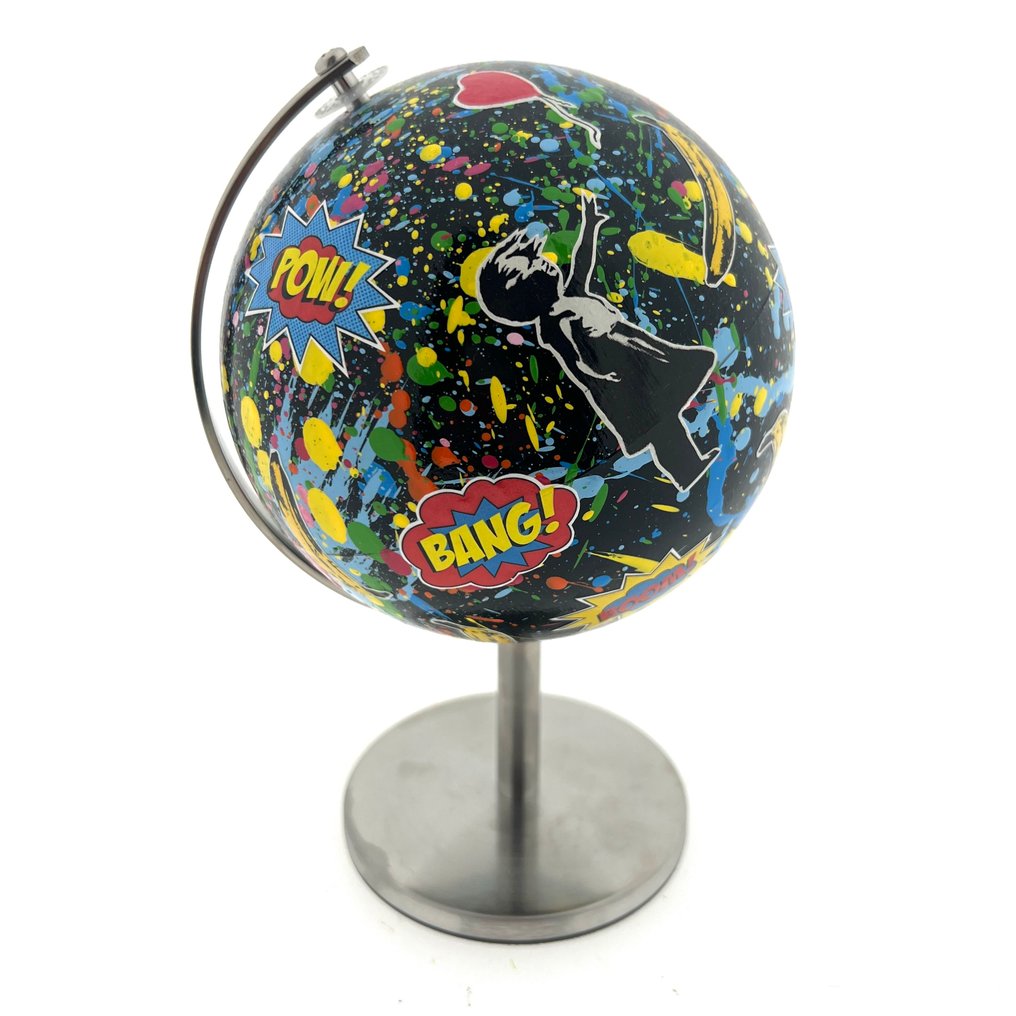 Koen Betjes (1992) - Banksy World Street Globe #4.3