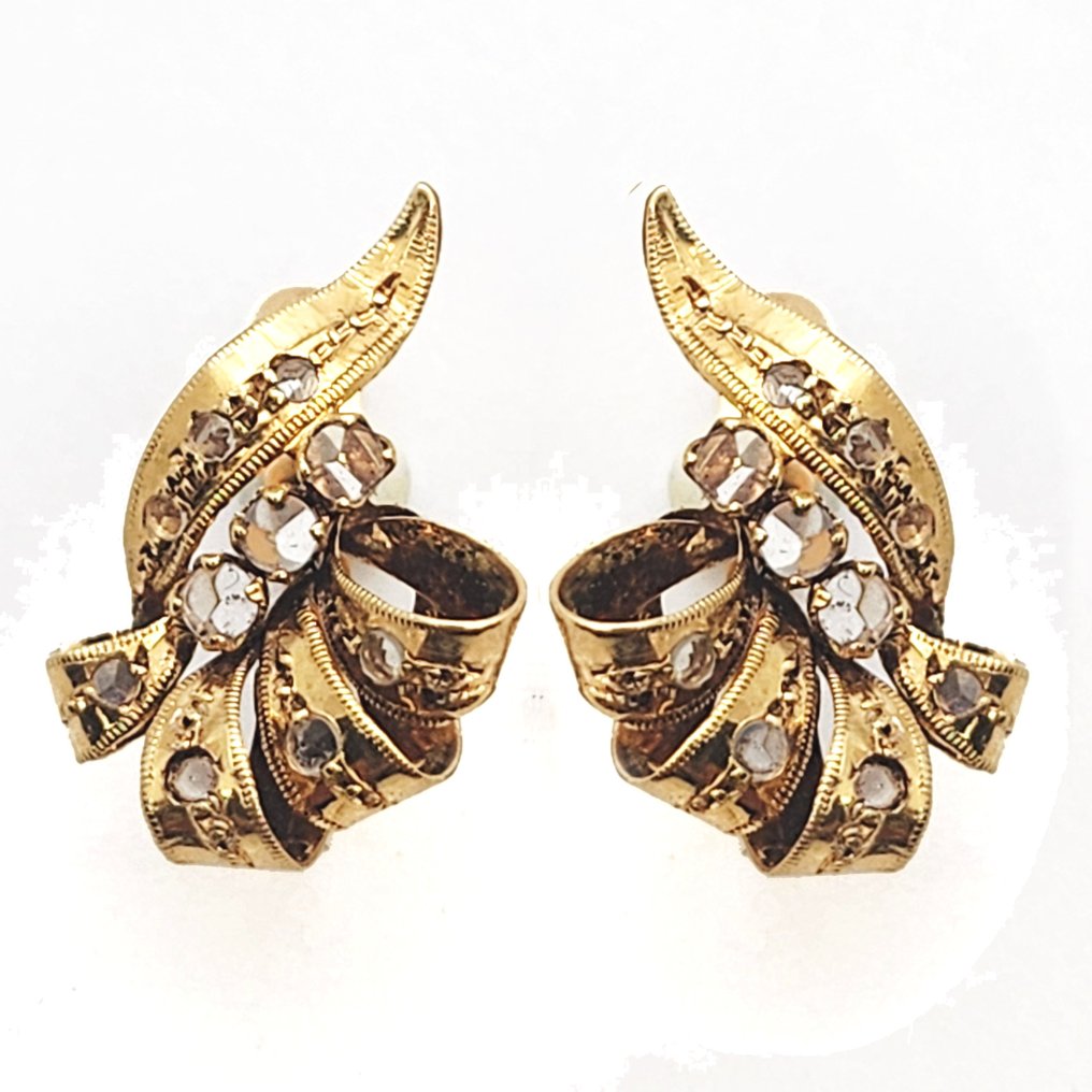 Earrings - 18 kt. Yellow gold -  0.15ct. tw. Diamond (Natural)  #1.0