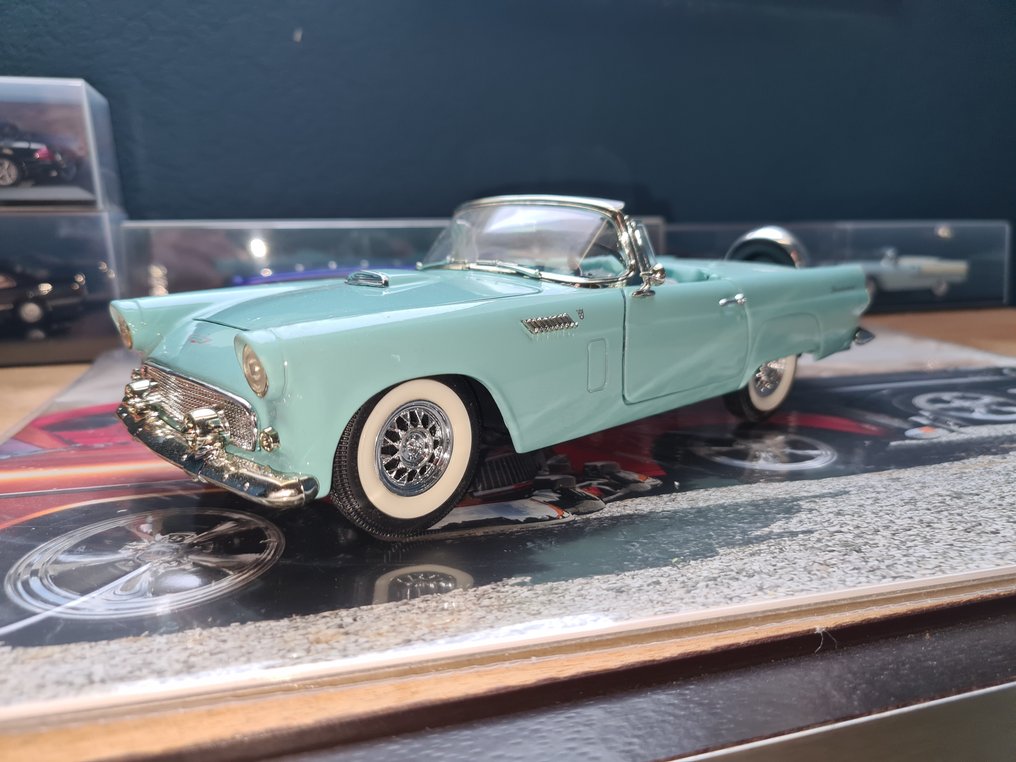 Revell 1:18 - Coupé a escala - ford thunderbird 1956 #1.0