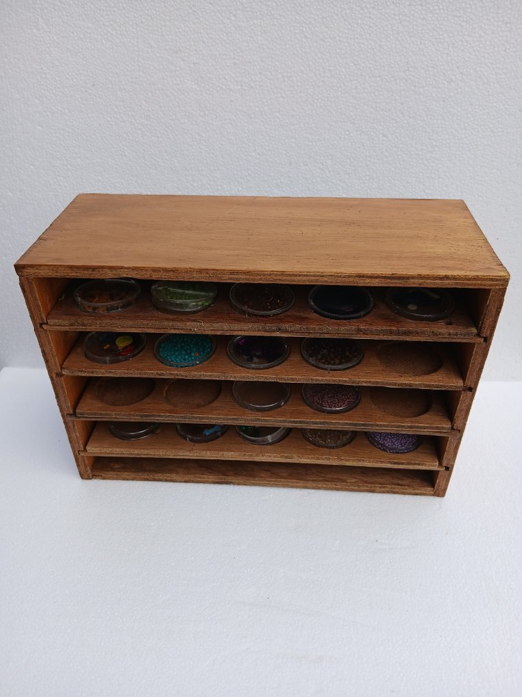 Werkgereedschap  - garnituren / munten kast #2.1