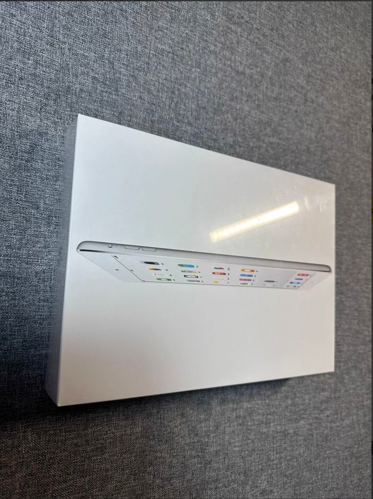 Apple iPad Air, Silver 16GB - Laptop - In original sealed box #3.2