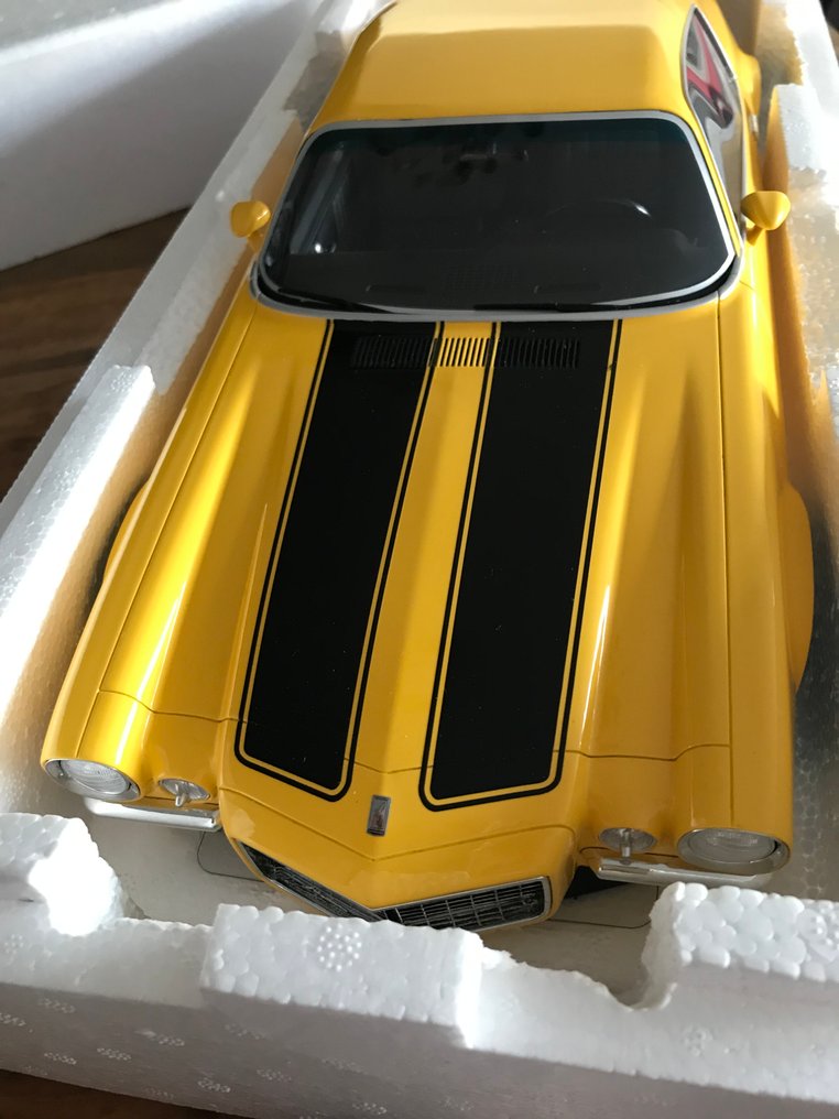 Otto Mobile 1:12 - Modellino di auto - Chevrolet Camaro Z/28 RS 1970 - Giallo Daytona #1.0