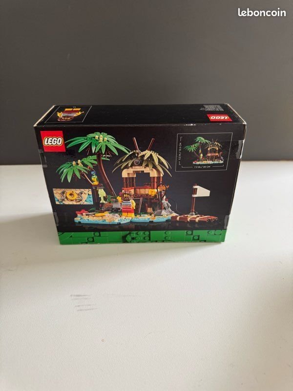 LEGO Set - 40566 - Seasonal - Ray The Castaway #1.0