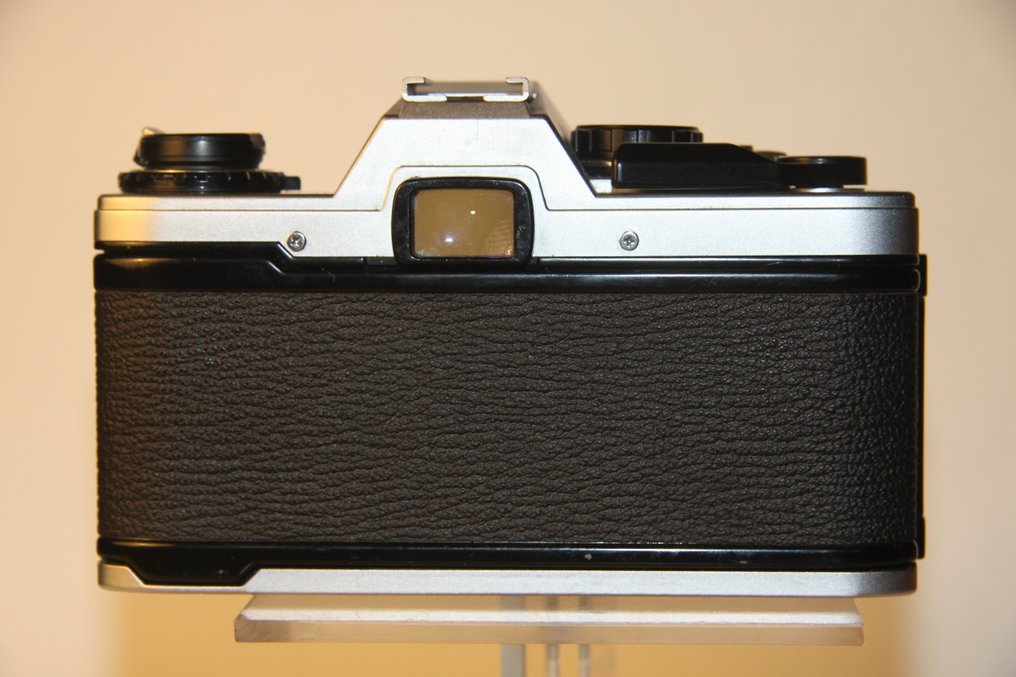 Olympus OM-10 + F.Zuiko Auto-S 1,8/50mm | Analogue camera #2.1