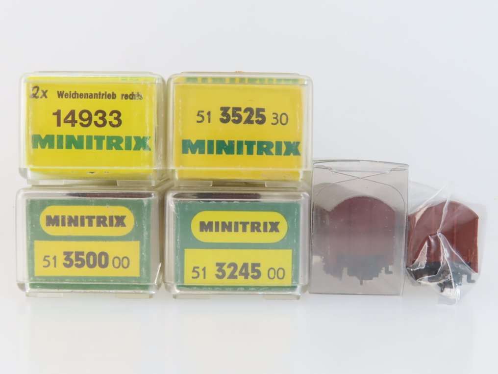 Minitrix N - 51 3500 00/51 3534 00/51 3253 00/51 3525 30/51 3525 00/51 3239 00/15501-05 - Model train freight carriage (10) - 10x 2-axle freight cars, including cattle cars and enclosed freight cars - DB #2.1