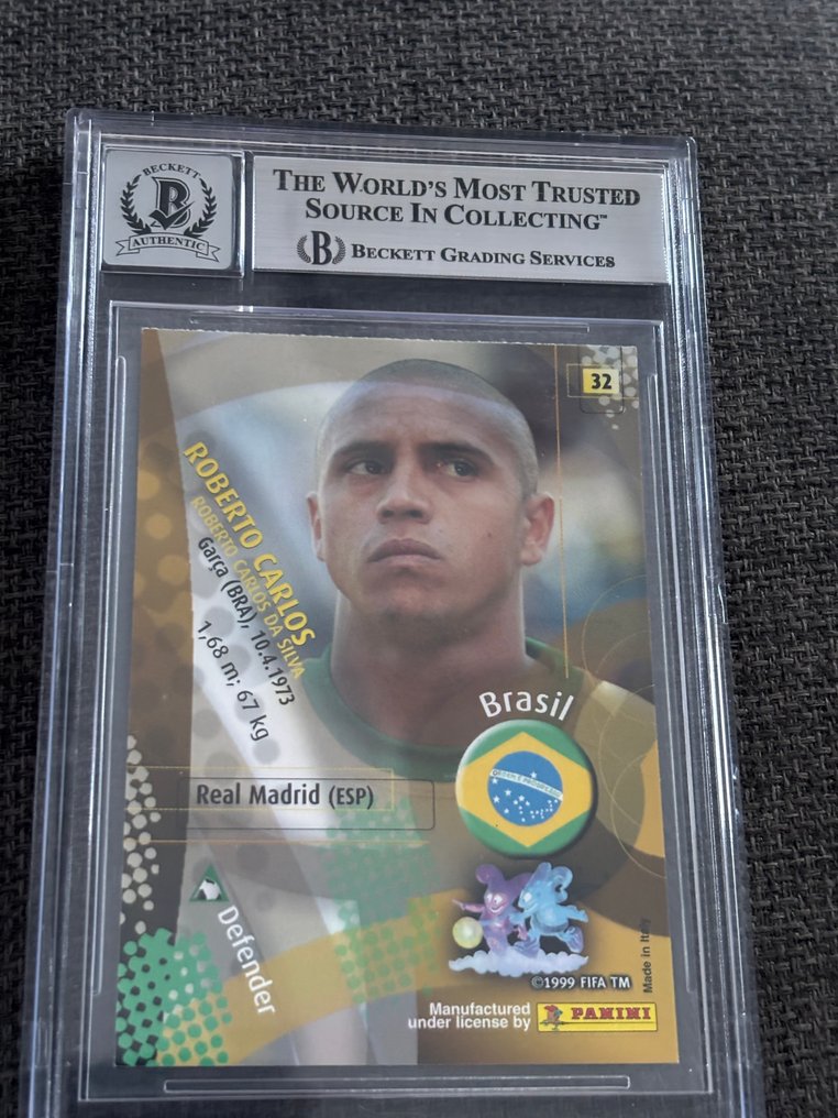 2002 Panini World Cup Roberto Carlos HAND SIGNED AUTHENTIC AUTO - Beckett 10 Graded card #3.2
