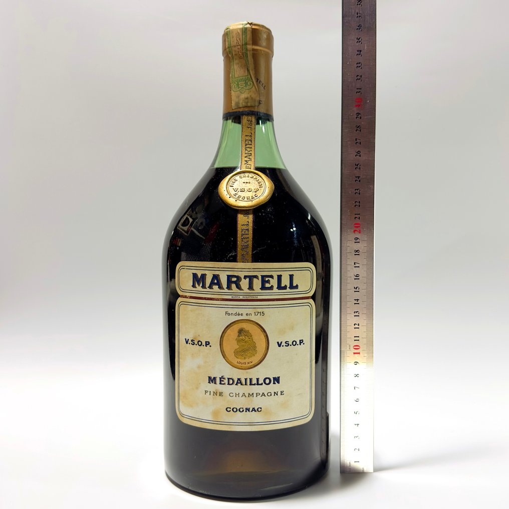 Martell - large format ~ VSOP Medaillon  - b. Δεκαετία του 1960, Δεκαετία του 1970 - 3cl, n/a (2.5-3.0 Ltr.) - 2 μπουκαλιών #1.0