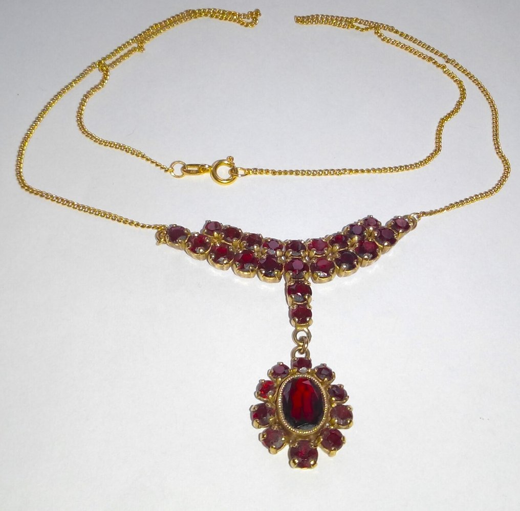 Senza prezzo di riserva - Collana con ciondolo 8 kt oro giallo - granato boemo #1.0