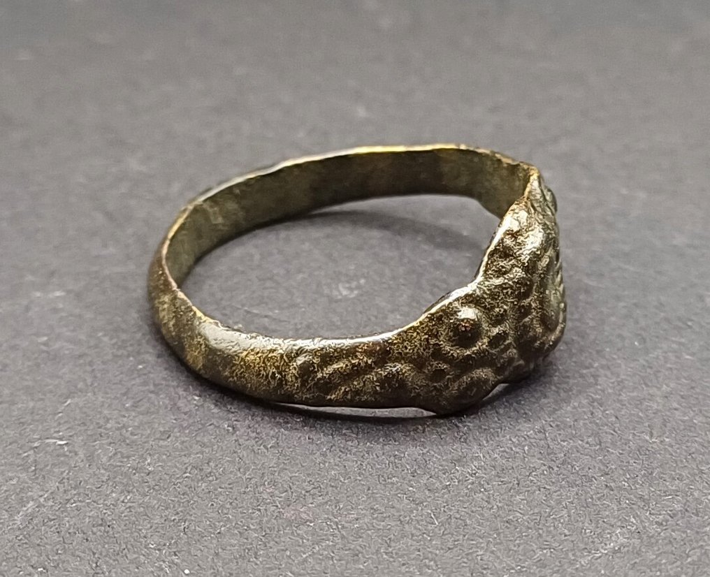 Médiéval Bronze Bague décorée - 22 mm  (Sans prix de réserve) #3.2