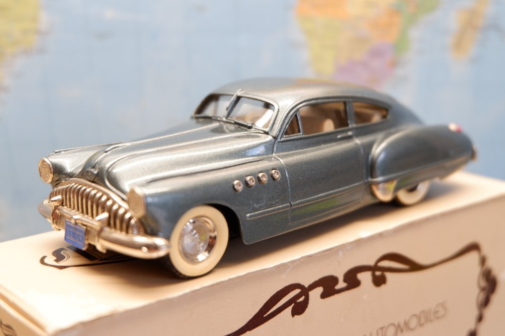 Brooklin 1:43 - Modelcoupé - Buick Roadmaster 1949 - Speciale grøngrå farve. #1.0