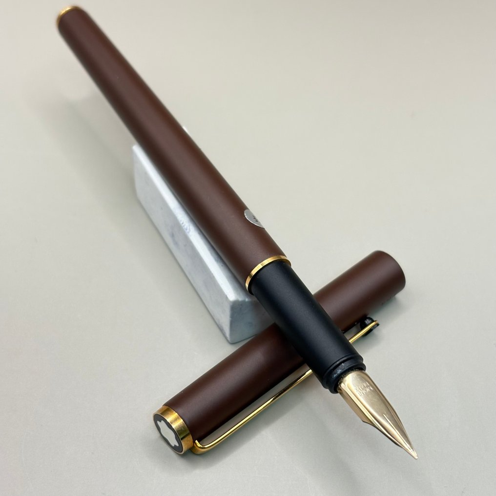 Montblanc - Slimline (brown) - Gold-plated stainless steel nib (EF) - Reservoarpenna #1.0
