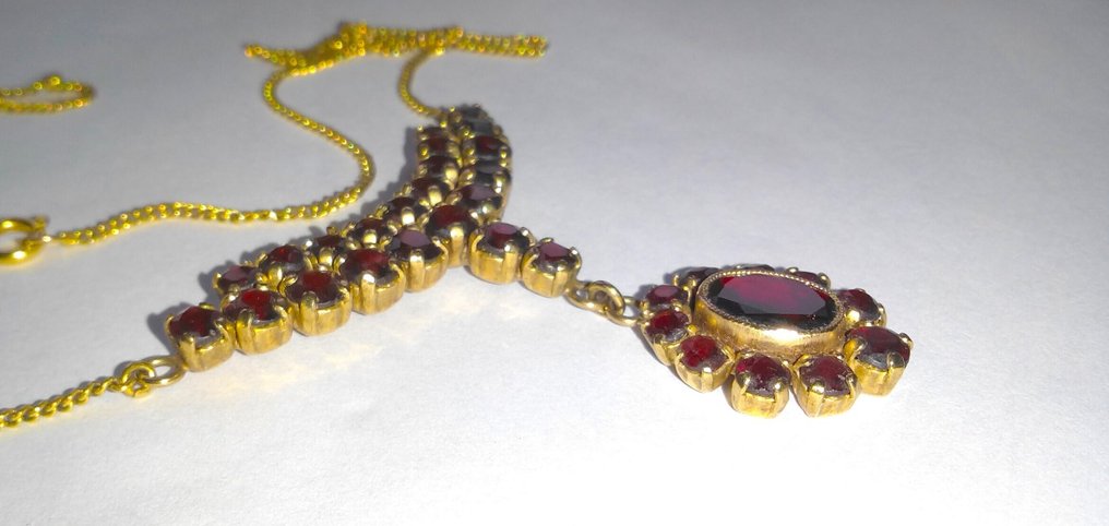 Senza prezzo di riserva - Collana con ciondolo 8 kt oro giallo - granato boemo #2.1