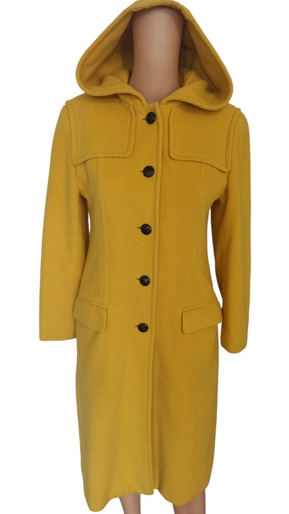 Escada - Mantel #1.0