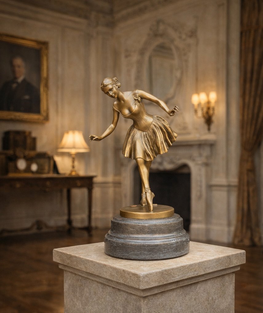 塑像, Large Bronze Lady in Dress - 38 cm - 黄铜色, 大理石 #1.0