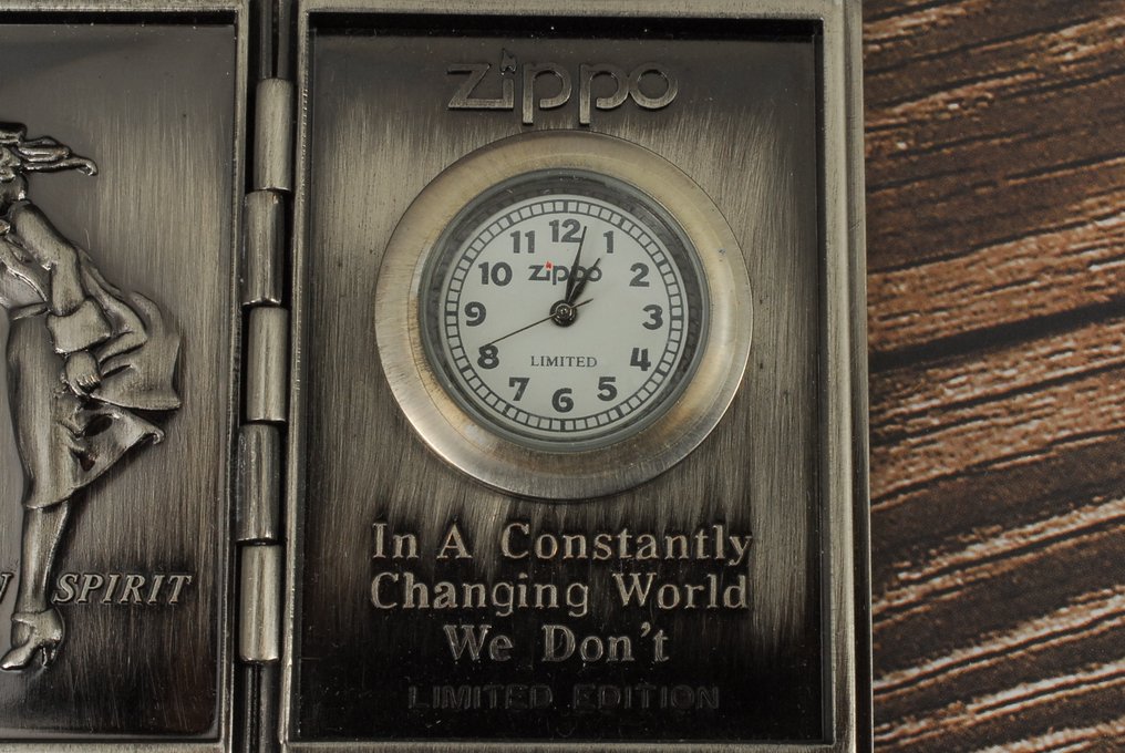 Zippo - Limited Edition Wind proof Beauty - Αναπτήρας τσέπης - Μέταλλο (αντικέ τελείωμα σε ασημί τόνο, με βουρτσιστή υφή) #3.2