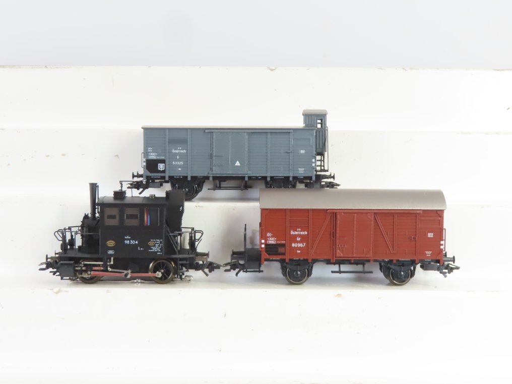 Märklin H0轨 - 28971 - 火车组 (1) - 包含‘Glaskasten’在内的三件套装和两个封闭式车厢 - ÖBB #1.0