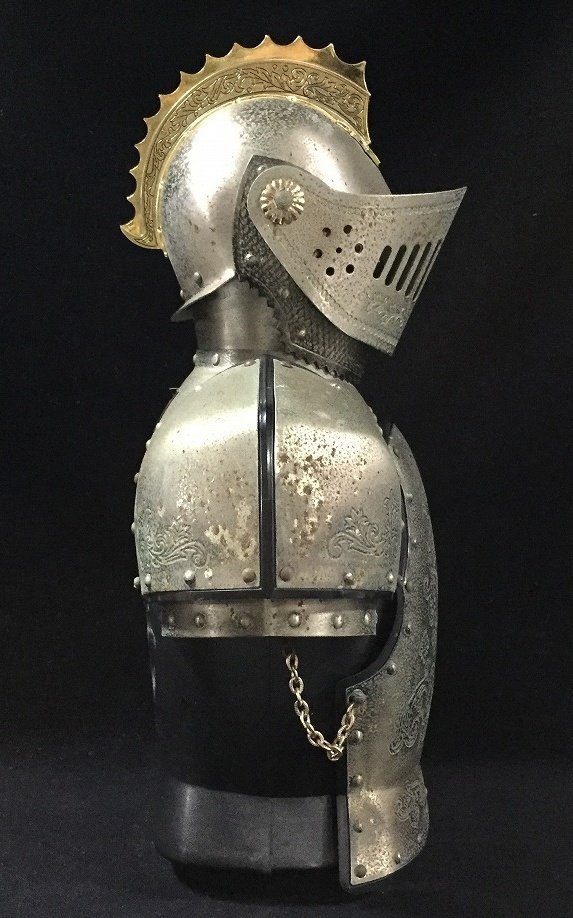 Nikka Armour Case Whisky Decanter & 5 glasses - b. 1970‹erne - n/a #3.2