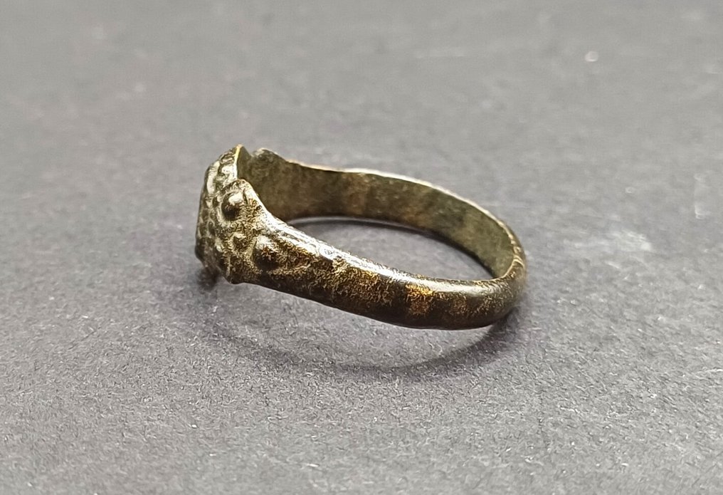 Médiéval Bronze Bague décorée - 22 mm  (Sans prix de réserve) #2.1