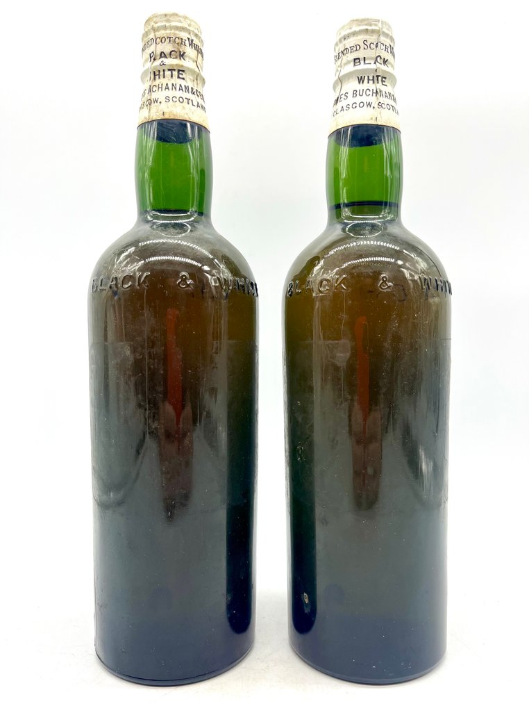 Black & White Spring Cap - James Buchanan - b. 1960s - 75cl - 2 bottles #1.0