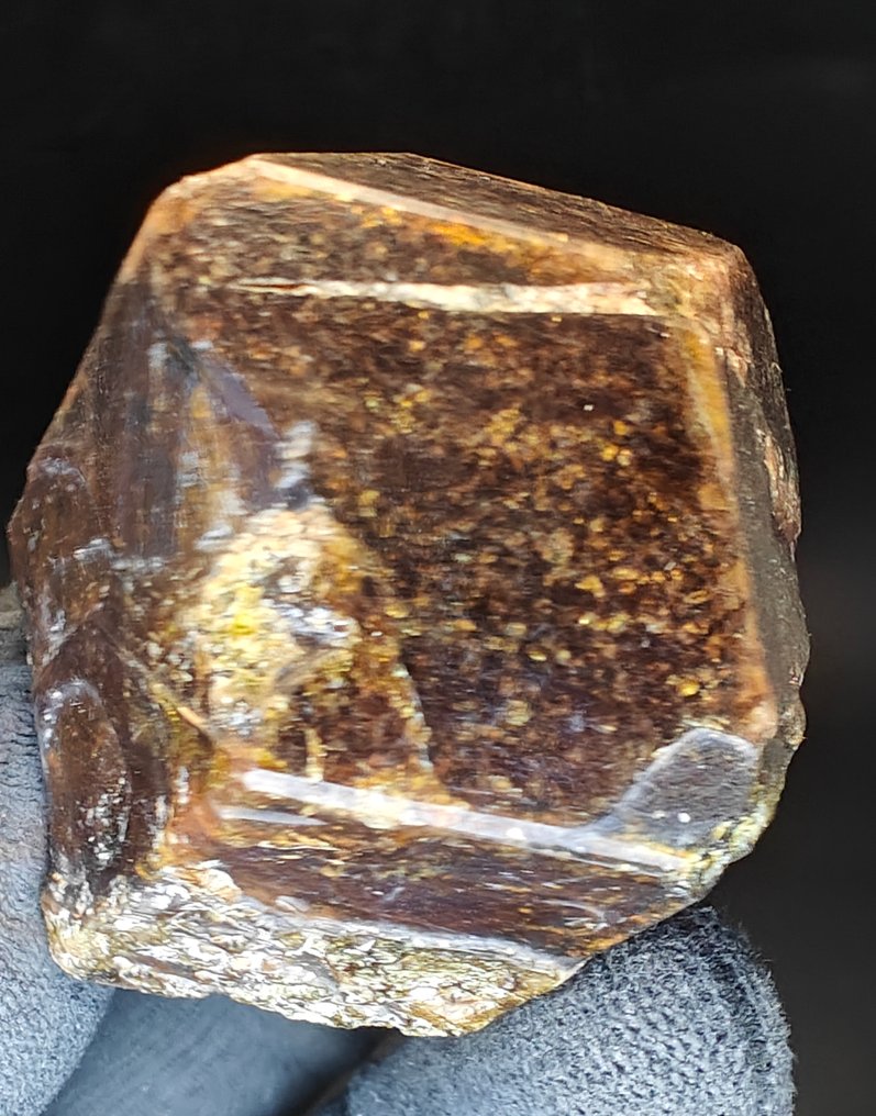 Andradite Crystal - Height: 6 cm - Width: 6 cm- 276 g #3.2