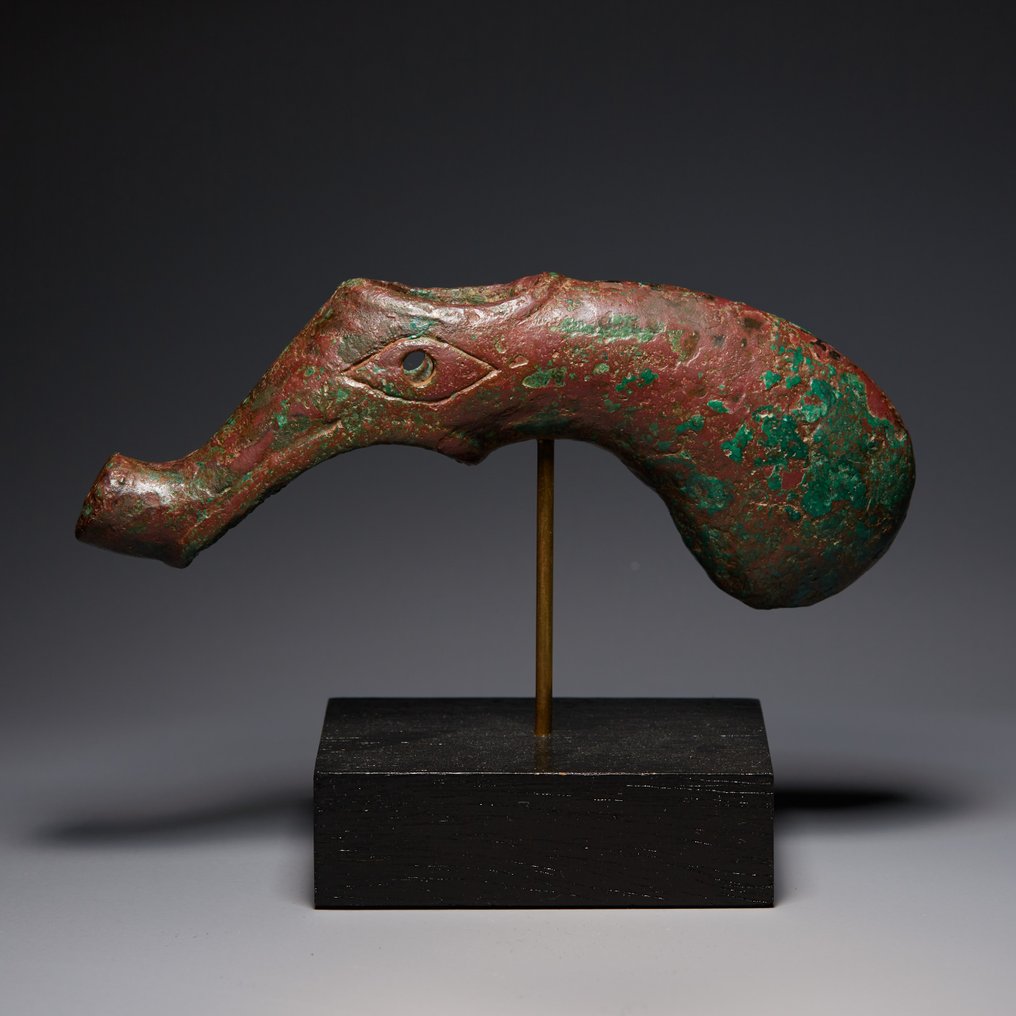 Βακτρία Μπρούντζος Τσεκούρι με κεφαλή ελέφαντα. Αρχές 2ου χιλιετηρίδας π.Χ. Μήκος 15 εκ. #1.0