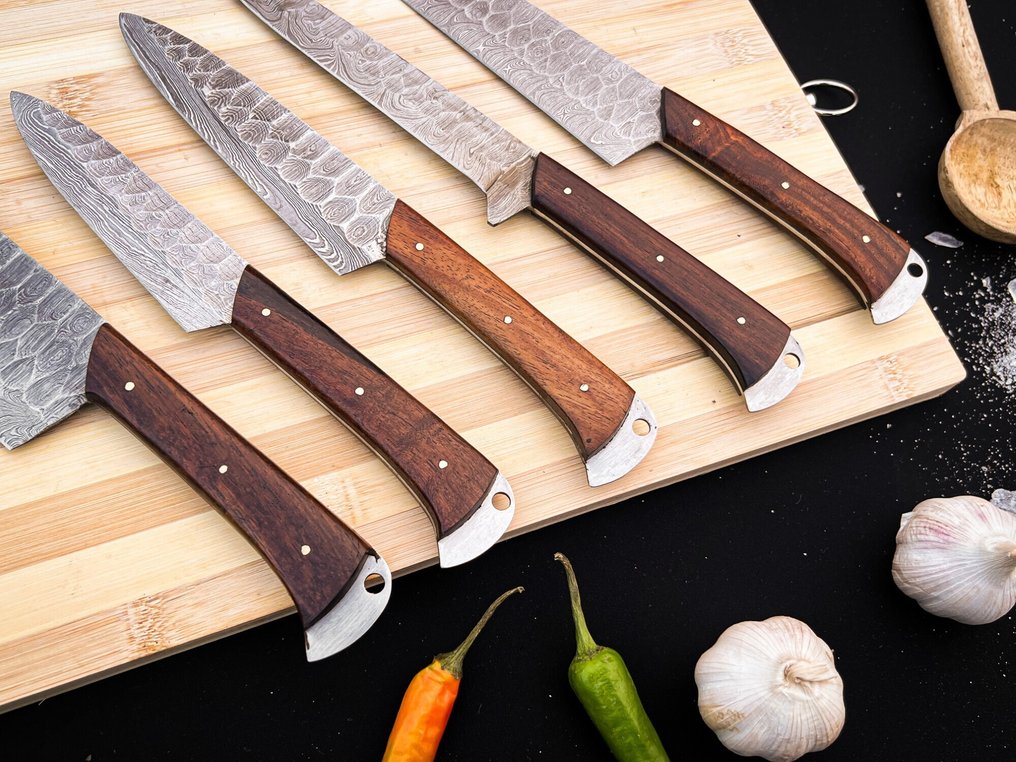 Konyhakés - Kitchen knife set -  Konyhai késkészlet - Cél: mindennapi használatra beltéren és kültéren (FK-0044) - Amerikai ROSE fa és penge, 1095 és 15N20 hajtogatott acélból készült. - Egyesült Államok - Konyha és grillező készlet #3.2