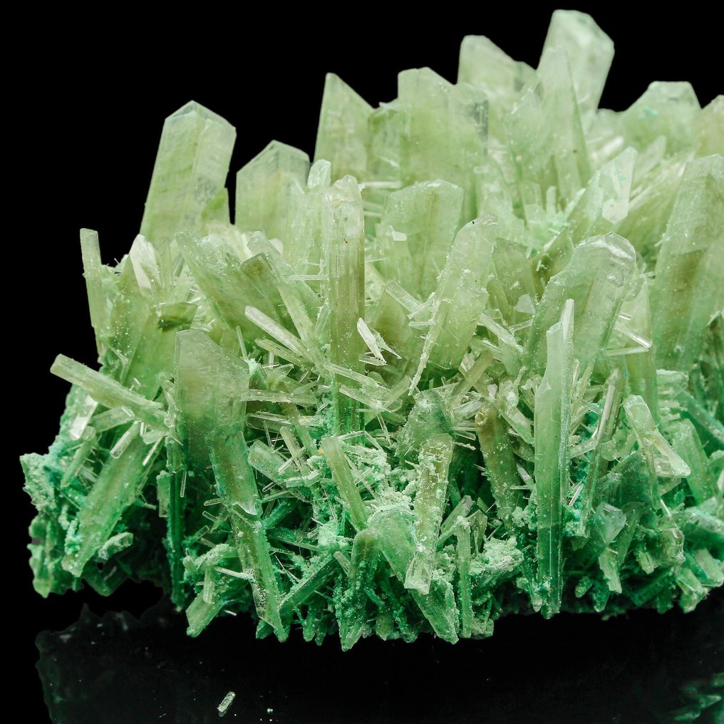 XXL 绿色草地石膏配以阿塔卡石绿矿 水晶群 - 高度: 10 cm - 闊度: 6 cm- 125 g - (1) #1.0