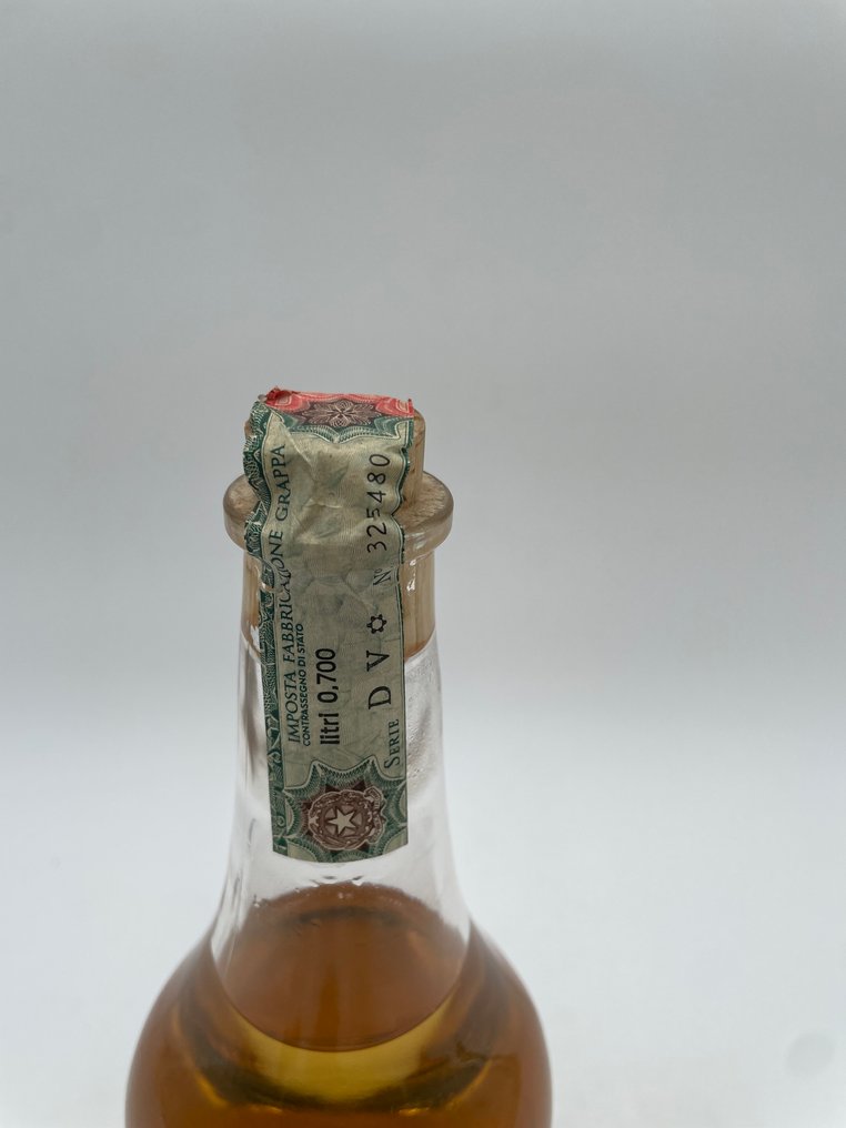 Levi - Flower   - b. 1997  - 70cl #3.2