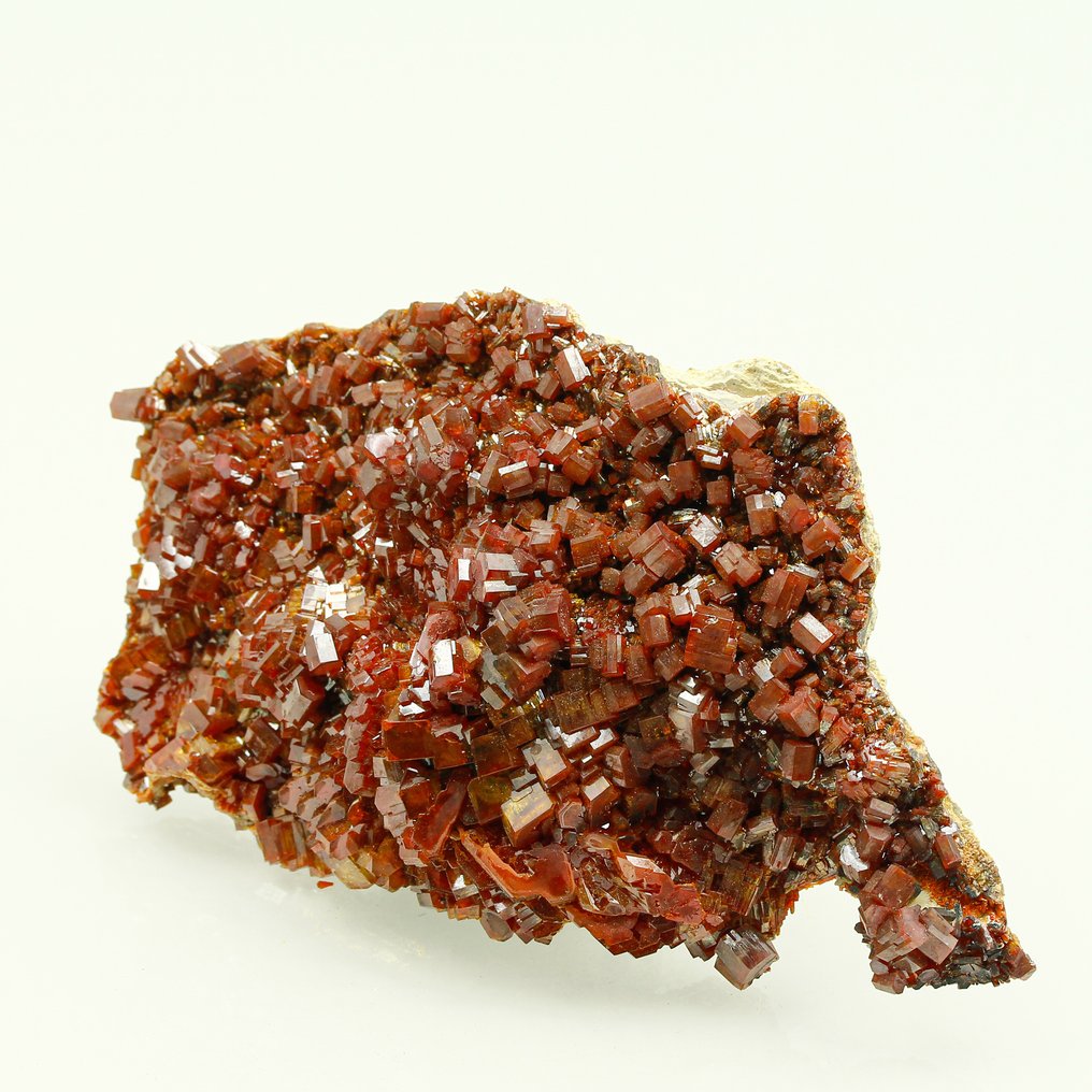 HIGE XXL +17 cm Perfekt! Red Blood VANADINITE på Matrix Extraordinary prov - Höjd: 17 cm - Bredd: 7.3 cm- 196 g #3.2