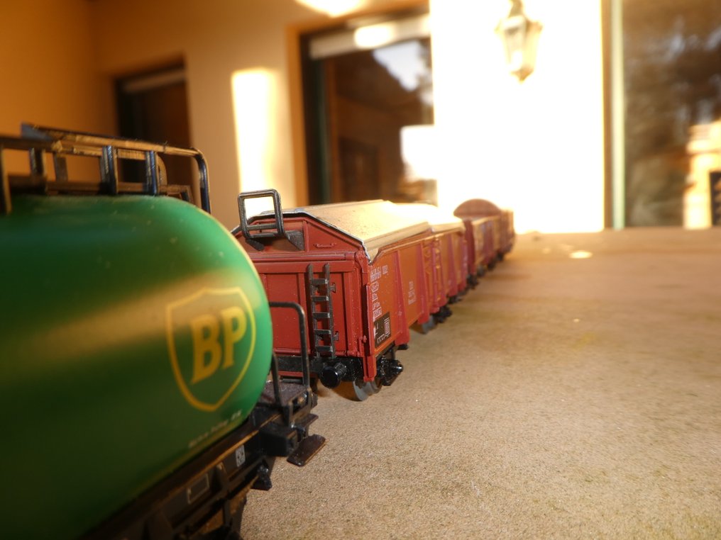 Märklin H0 - 3037/4411/4602/4612/4619/4644 - Tågset (7) - Godståg, E-lok E41 med 6 godsvagnar, med baklykta - DB #4.3