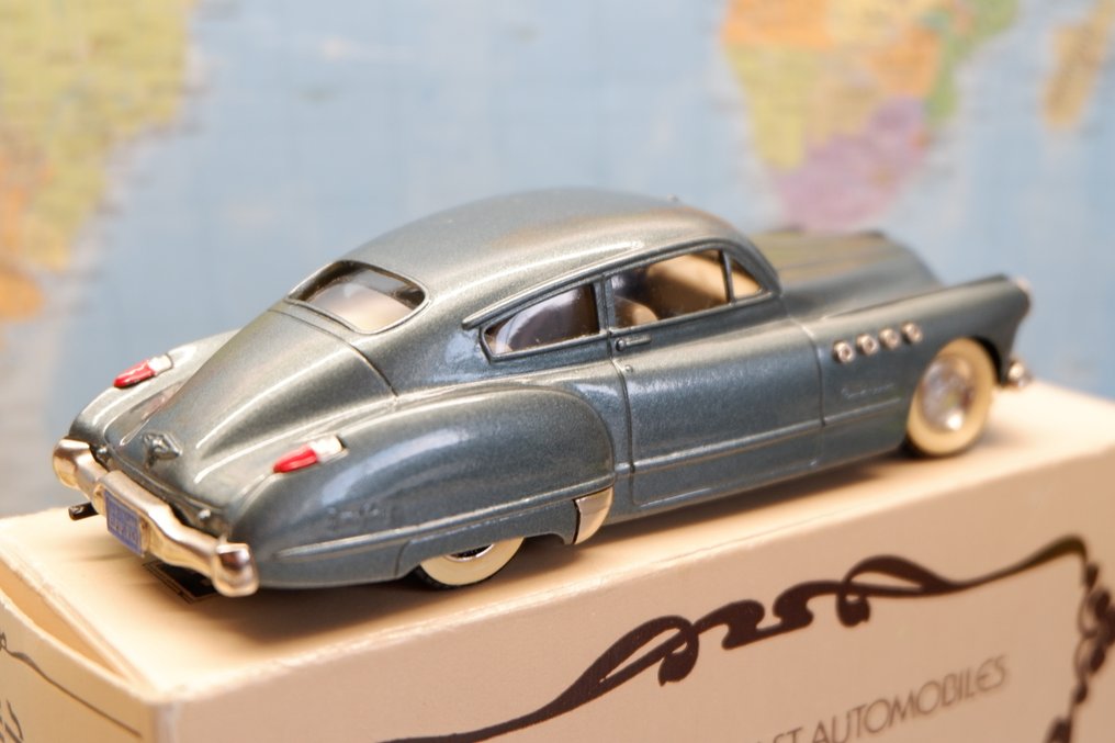 Brooklin 1:43 - Modelcoupé - Buick Roadmaster 1949 - Speciale grøngrå farve. #2.1